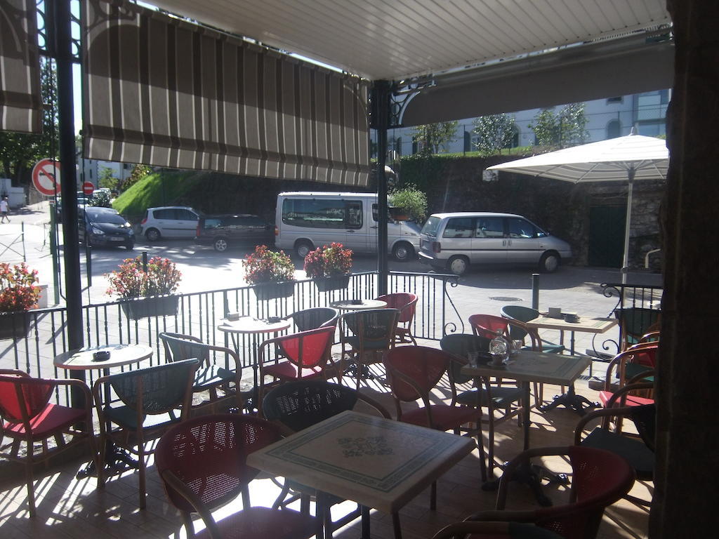 Hotel-Cafe Du Trinquet Cambo-les-Bains Kültér fotó