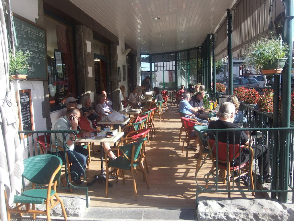 Hotel-Cafe Du Trinquet Cambo-les-Bains Kültér fotó